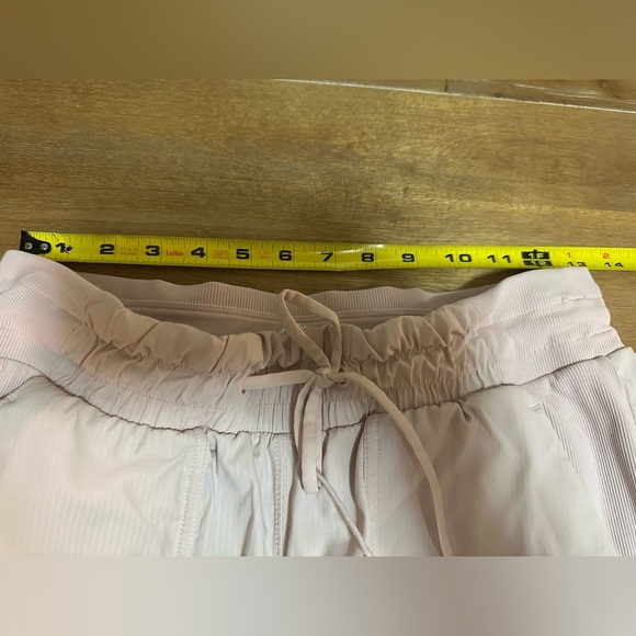 Lululemon Beyond the Studio Joggers 8 Feather Pink - Picture 6 of 11
